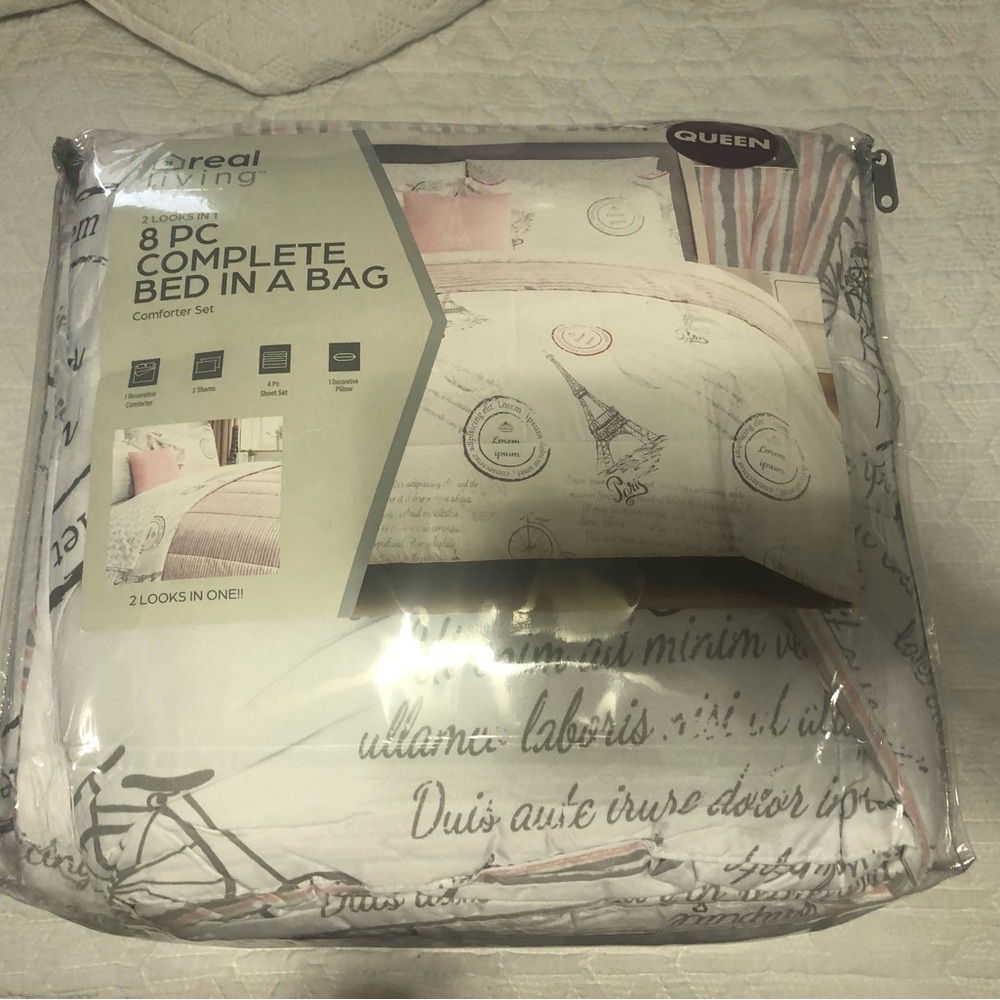 NWT Queen 8-Piece Comforter Bed-in-a-Bag Pink & White Paris France Travel Theme - Picture 2 of 7